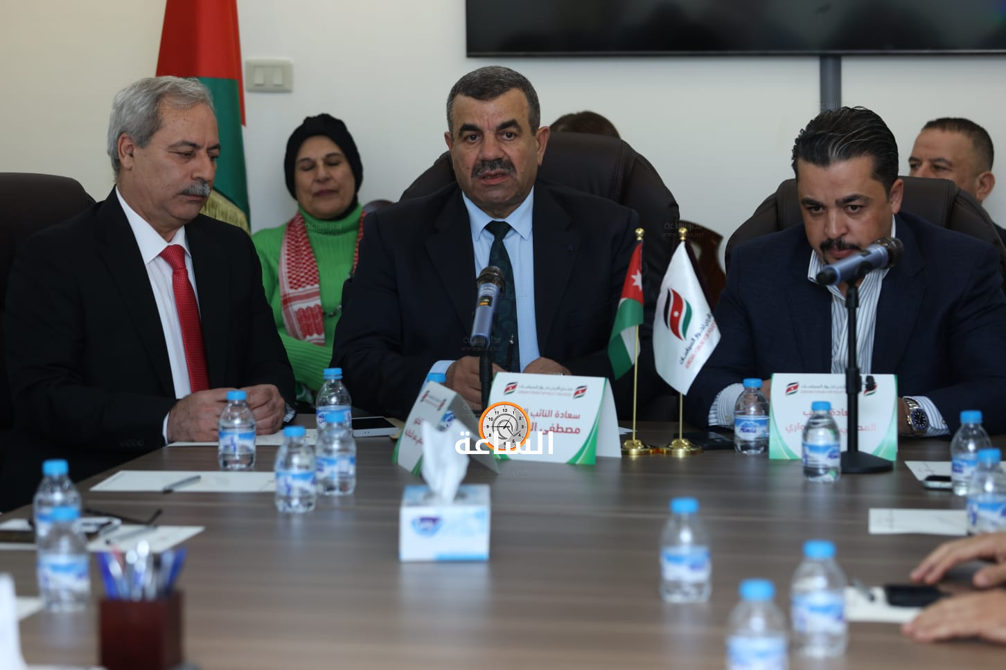 Madar Al-Saa Images 0.46289047915807013