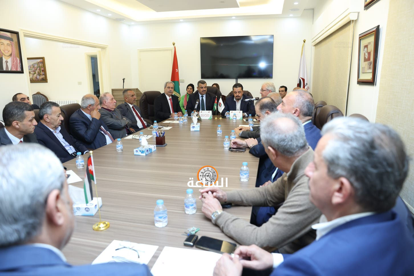 Madar Al-Saa Images 0.027206003241239785