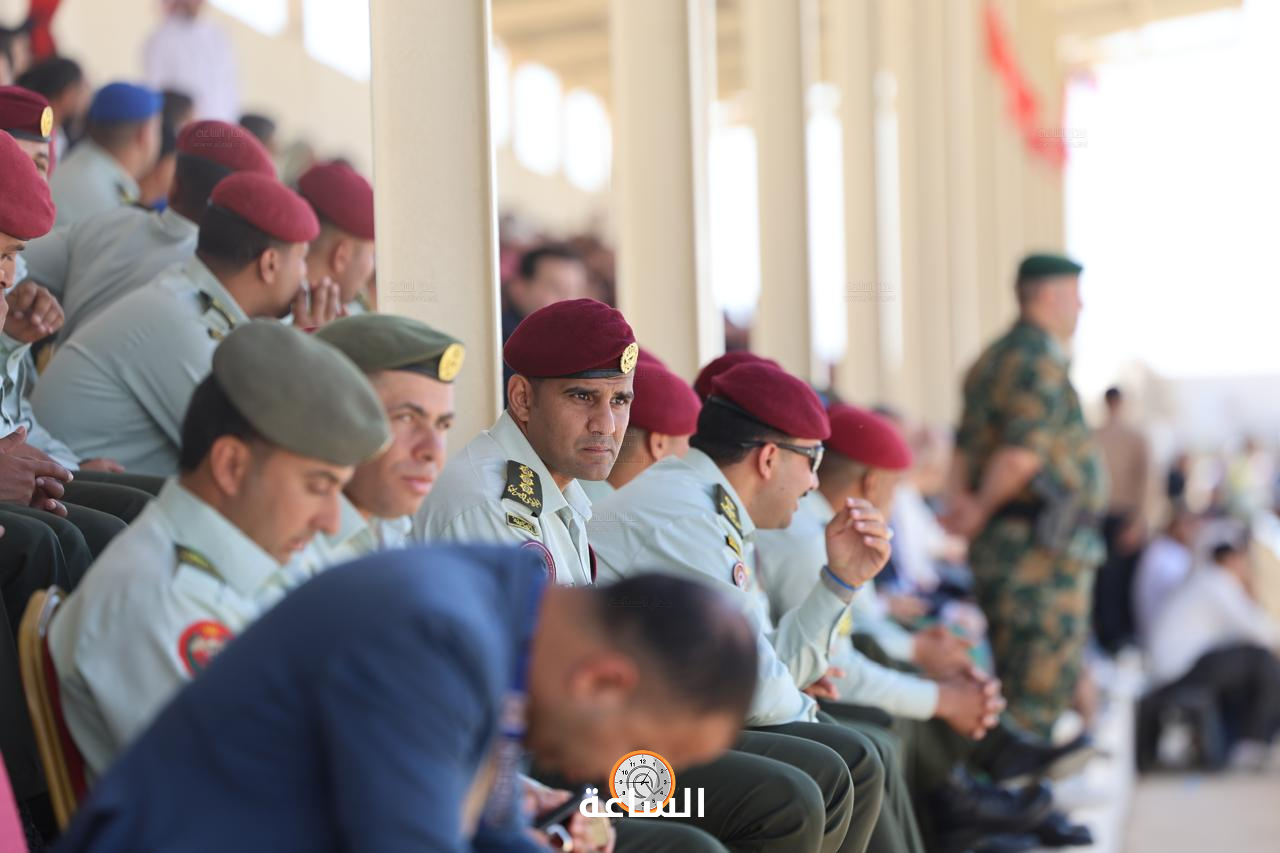 Madar Al-Saa Images 0.7503650357221003