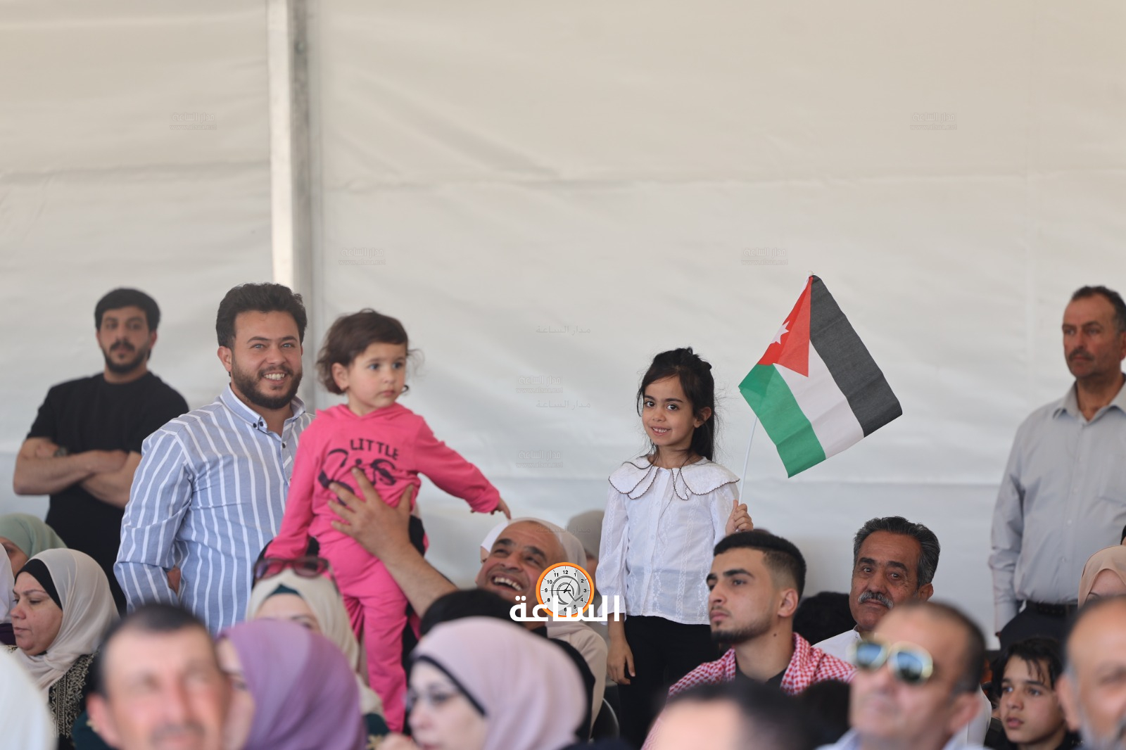 Madar Al-Saa Images 0.383108375275668