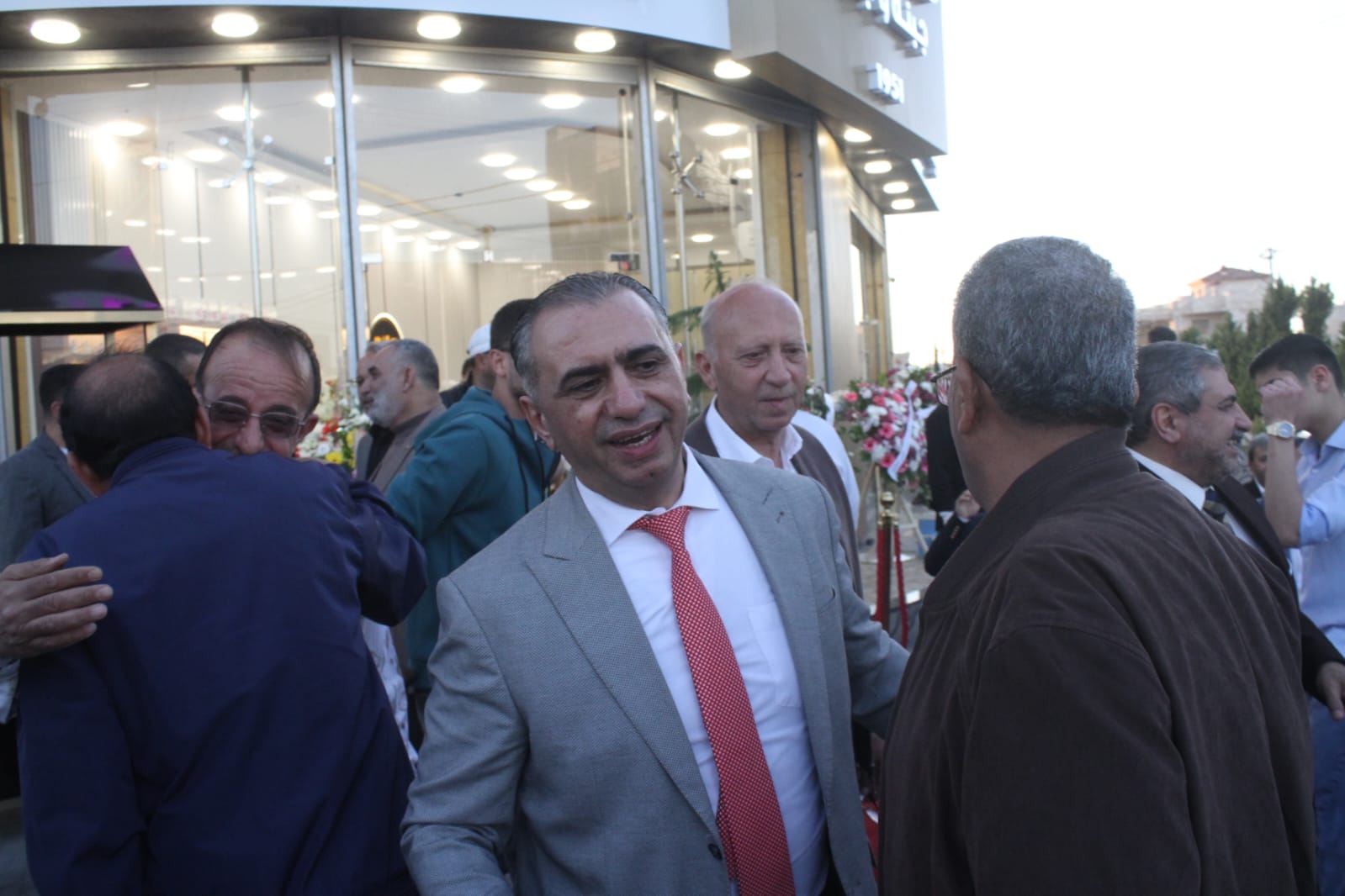 Madar Al-Saa Images 0.5510318339346191