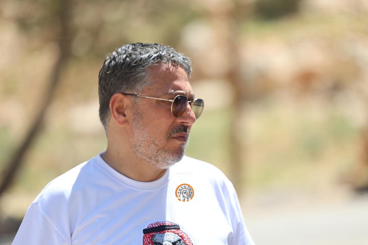 Madar Al-Saa Images 0.04533355147494833