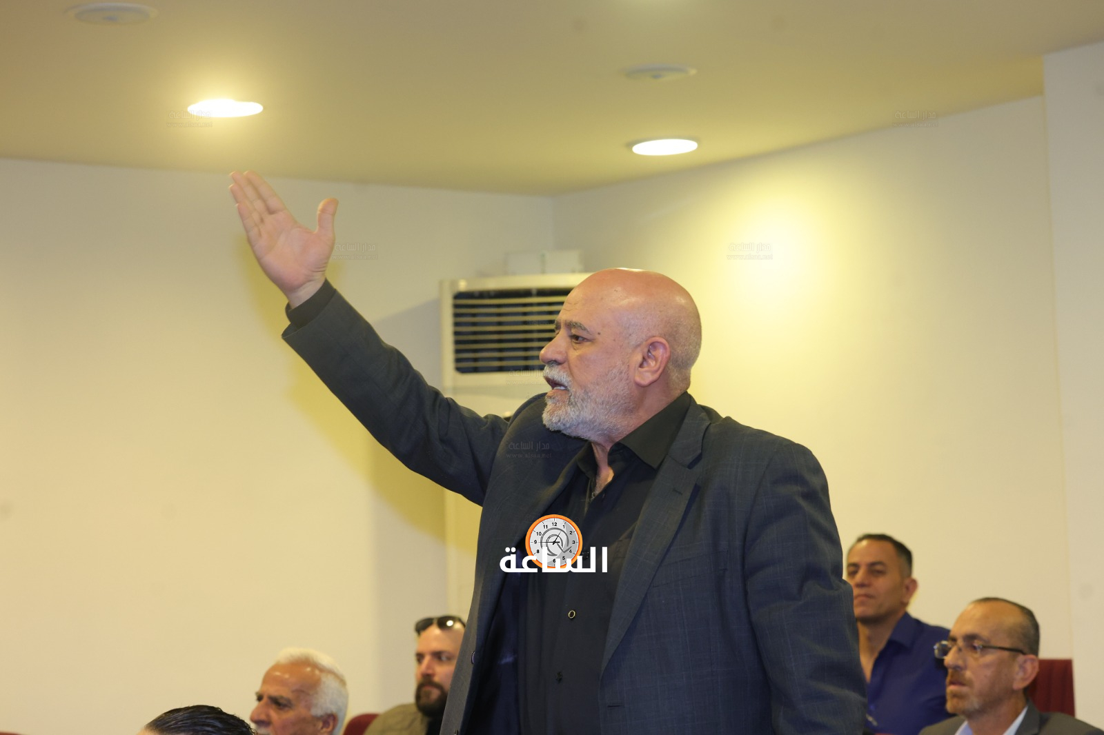 Madar Al-Saa Images 0.48484018973589216