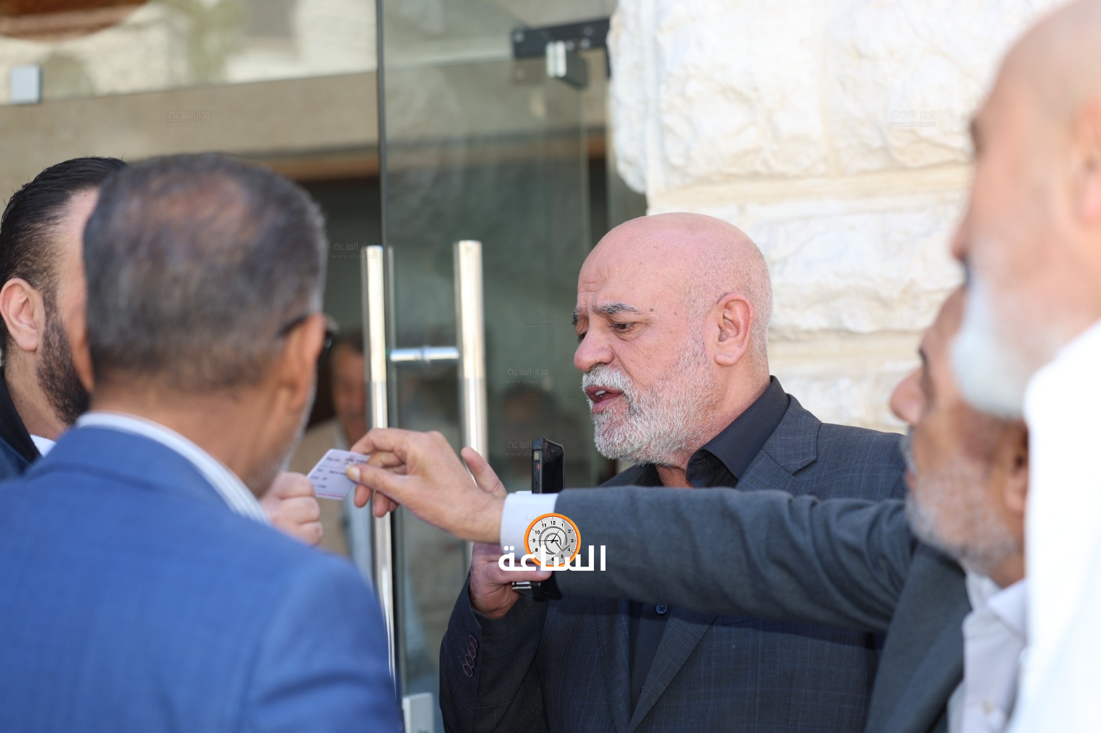Madar Al-Saa Images 0.8839477638039648