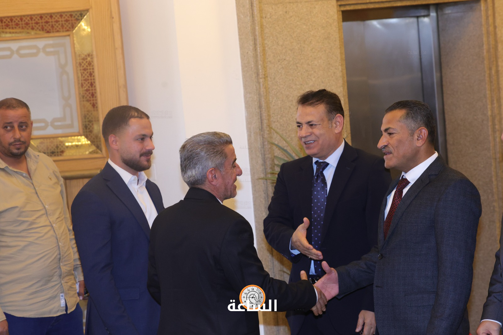 Madar Al-Saa Images 0.1884679507182324