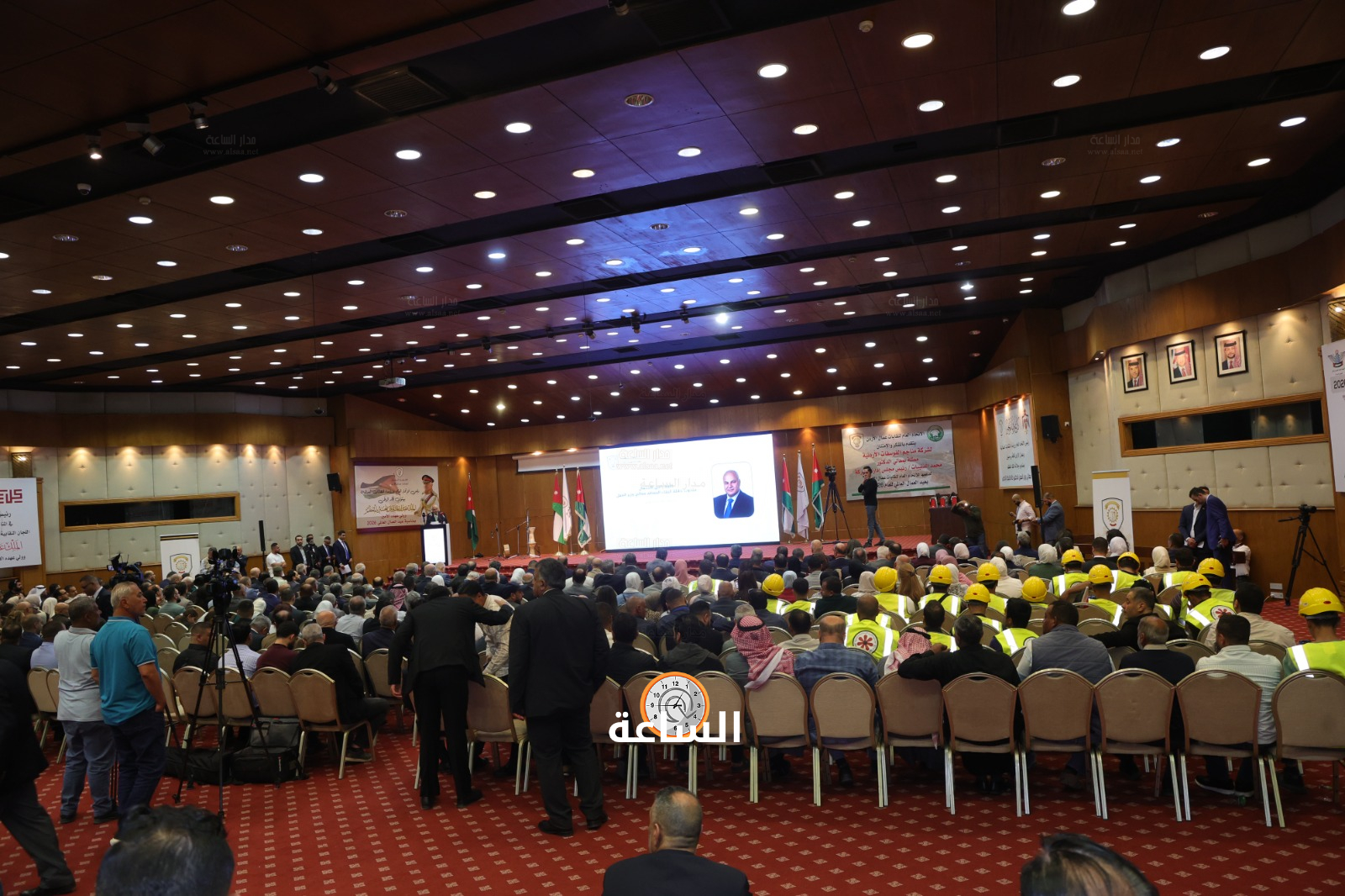 Madar Al-Saa Images 0.46681217703326183