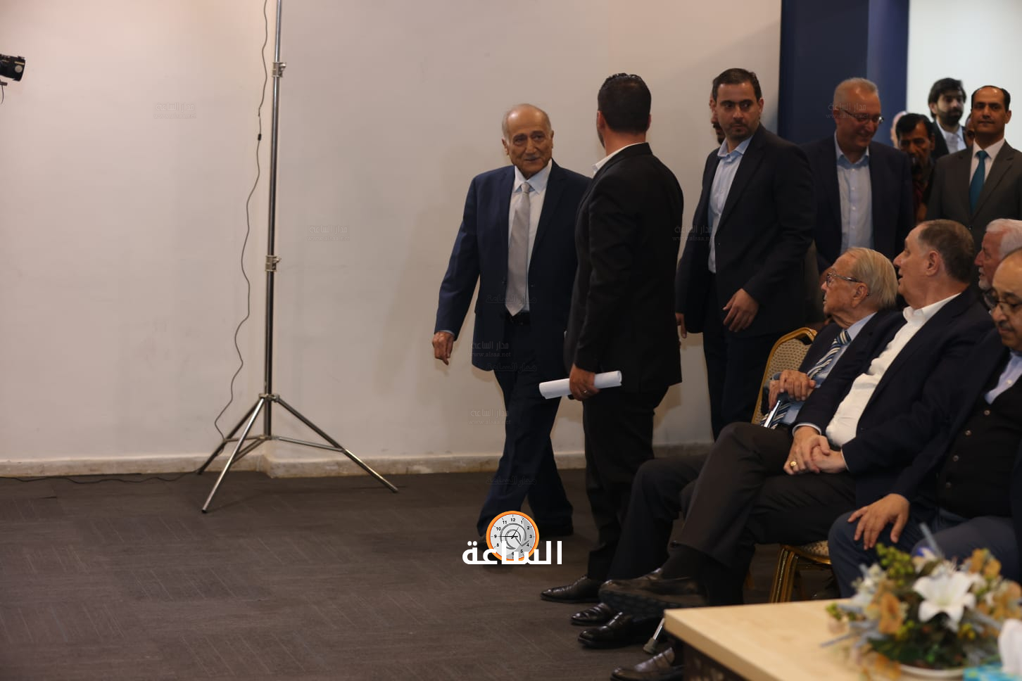 Madar Al-Saa Images 0.6744903135054673