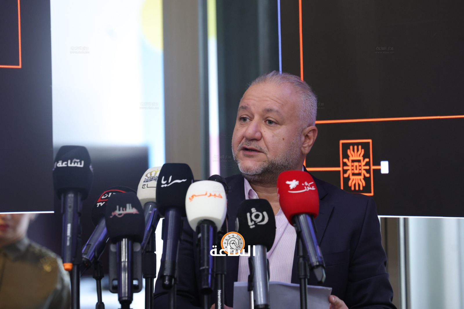 Madar Al-Saa Images 0.16561882394540572