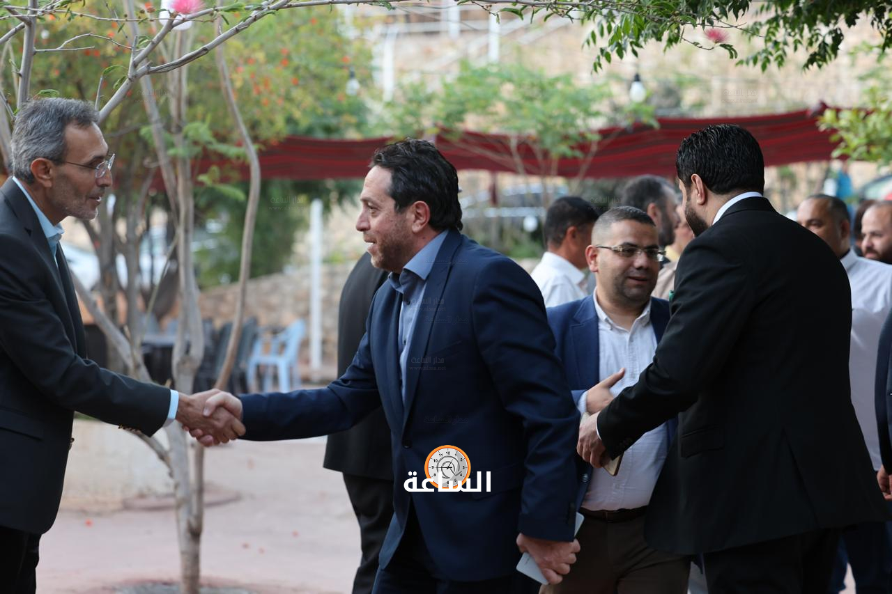 Madar Al-Saa Images 0.5565369885757165