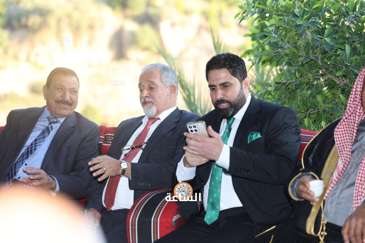 Madar Al-Saa Images 0.8693835691631874
