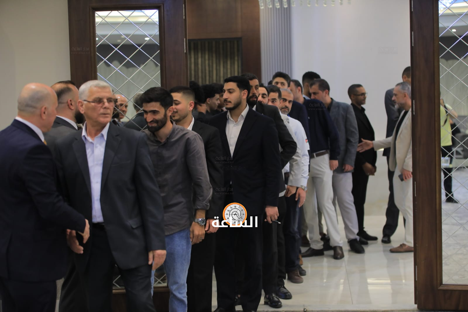 Madar Al-Saa Images 0.38904977796898066