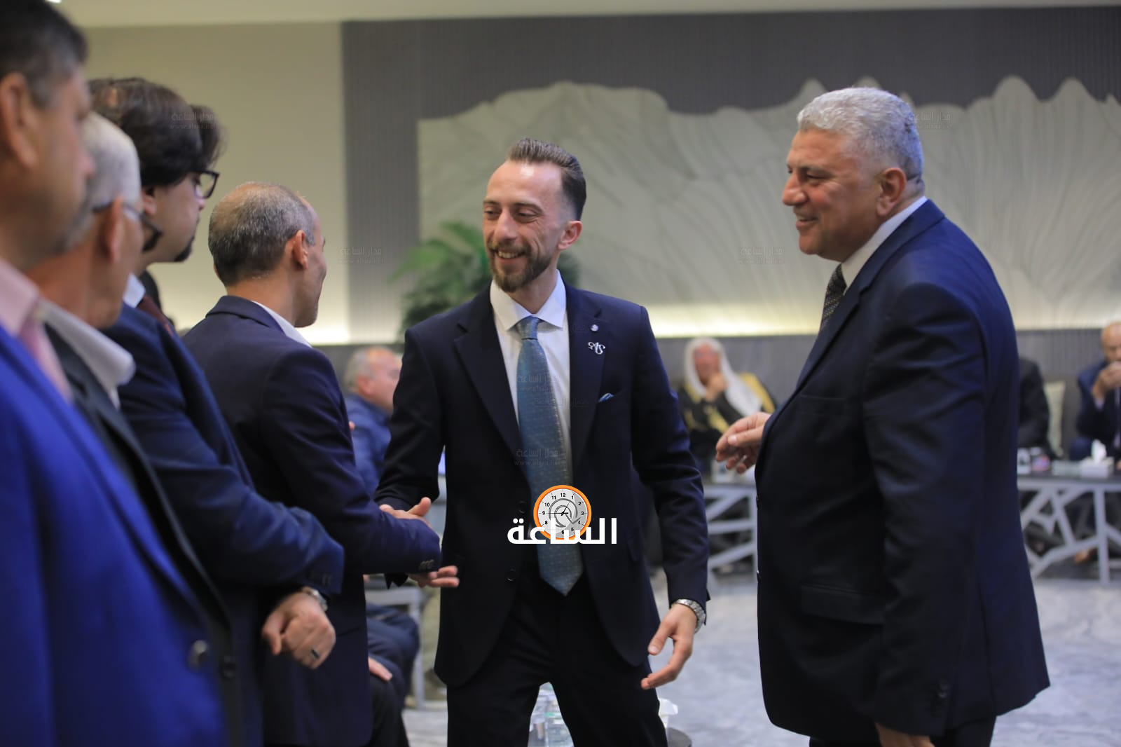Madar Al-Saa Images 0.4634359825921943