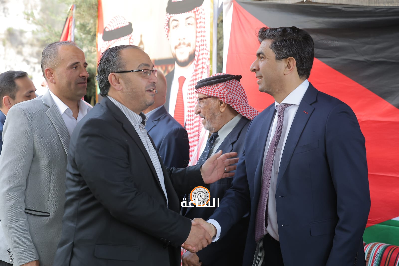 Madar Al-Saa Images 0.16955087135846925
