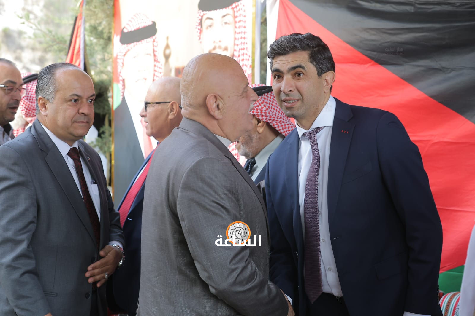 Madar Al-Saa Images 0.4992656018494215