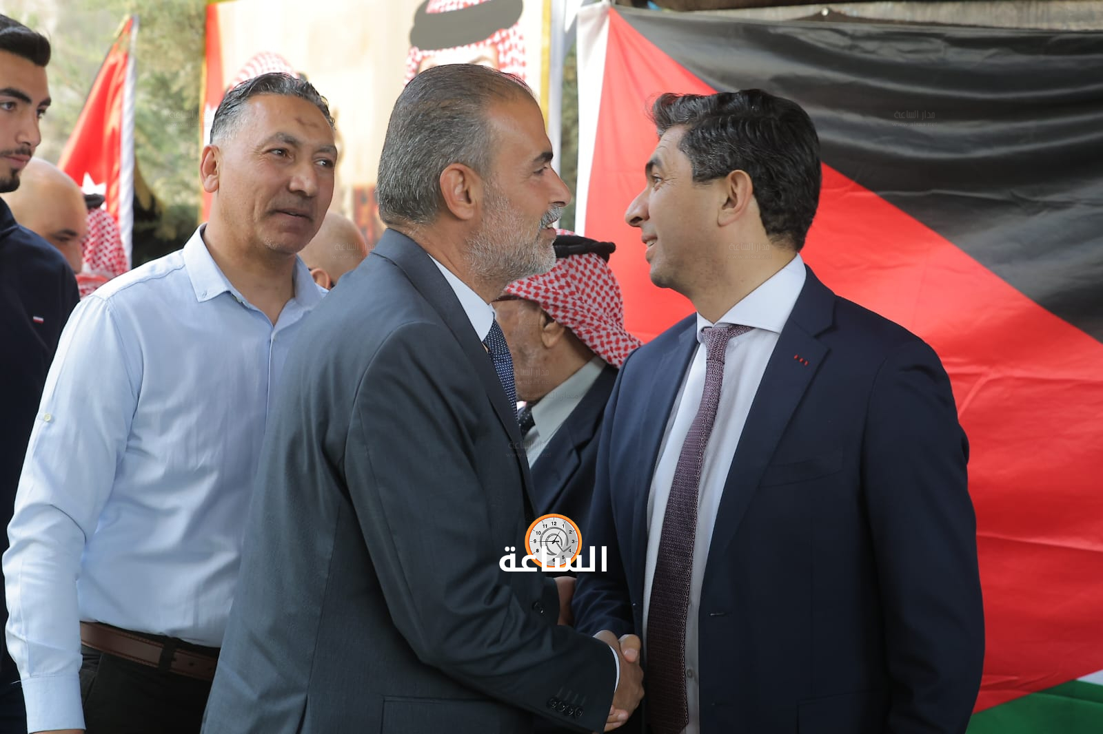Madar Al-Saa Images 0.4684568358412454