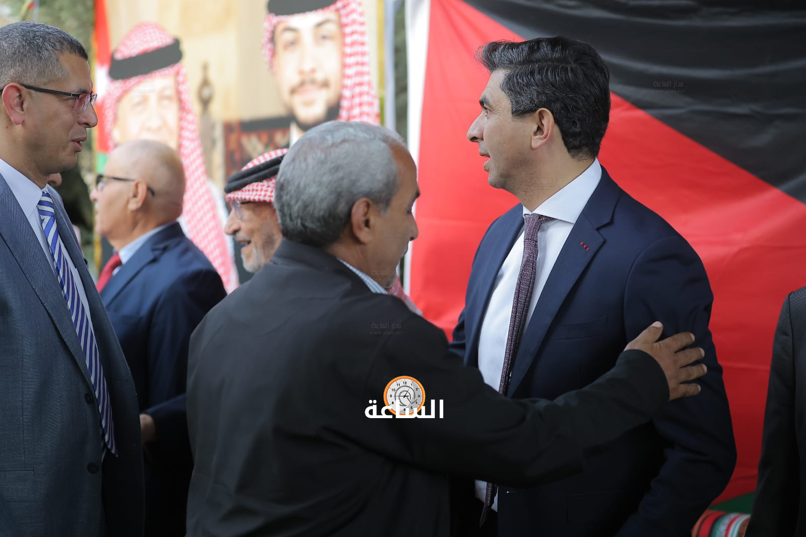 Madar Al-Saa Images 0.6219093442865136