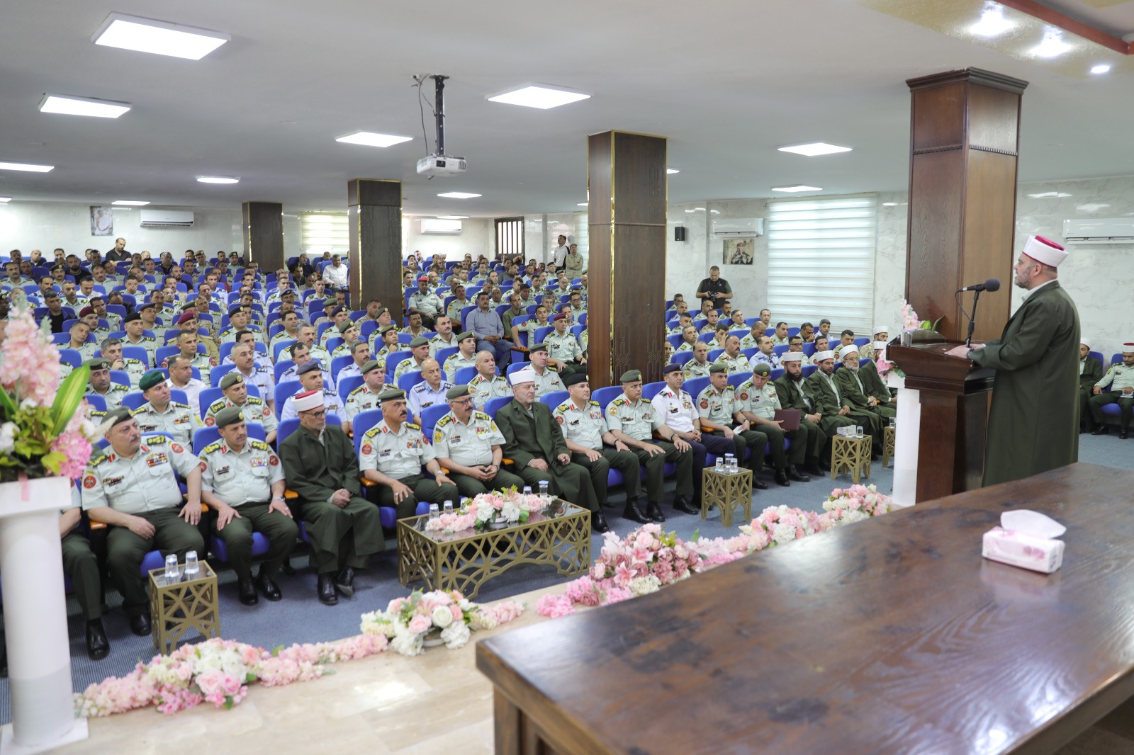 Madar Al-Saa Images 0.46690812274336824