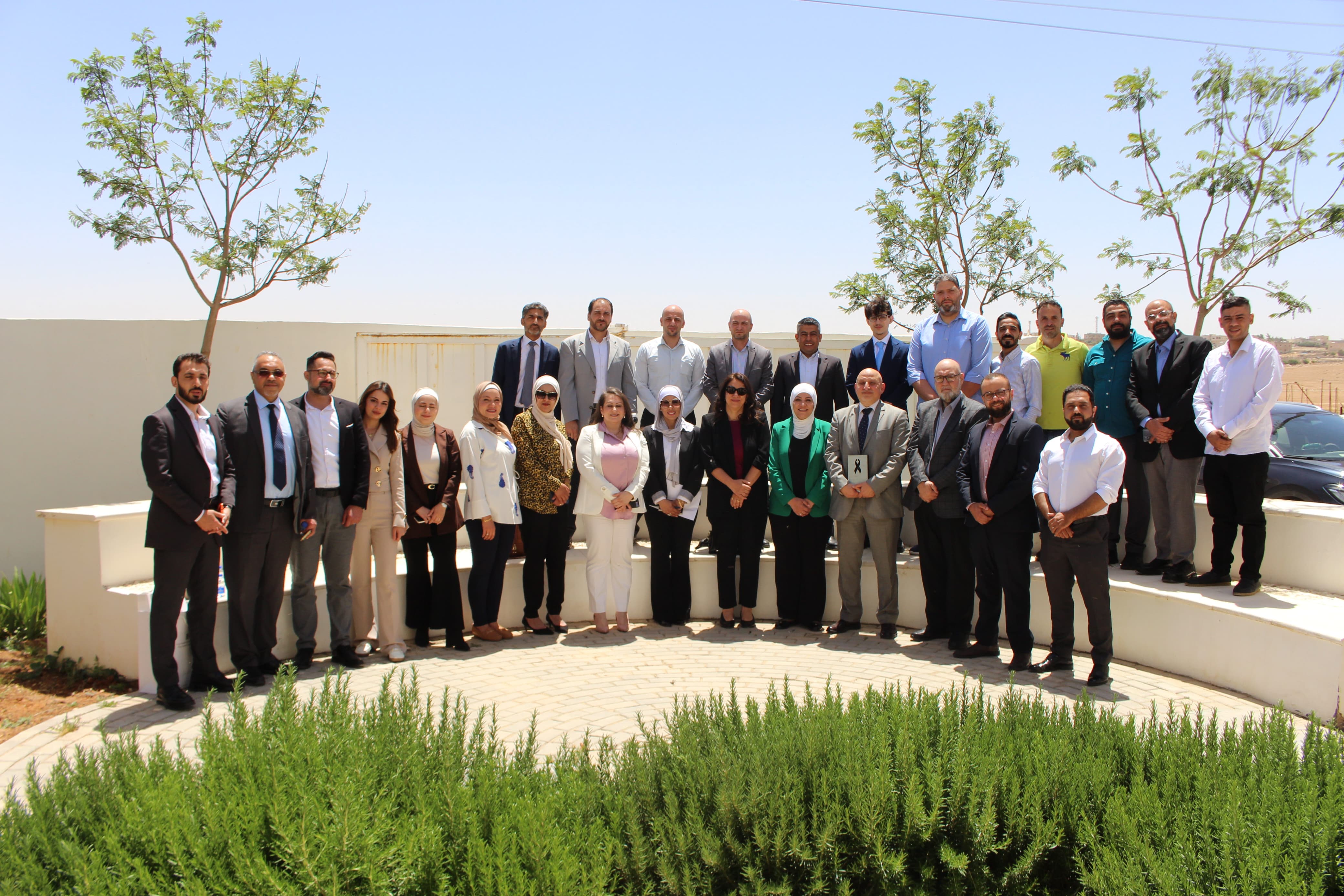 Madar Al-Saa Images 0.7249057270465342