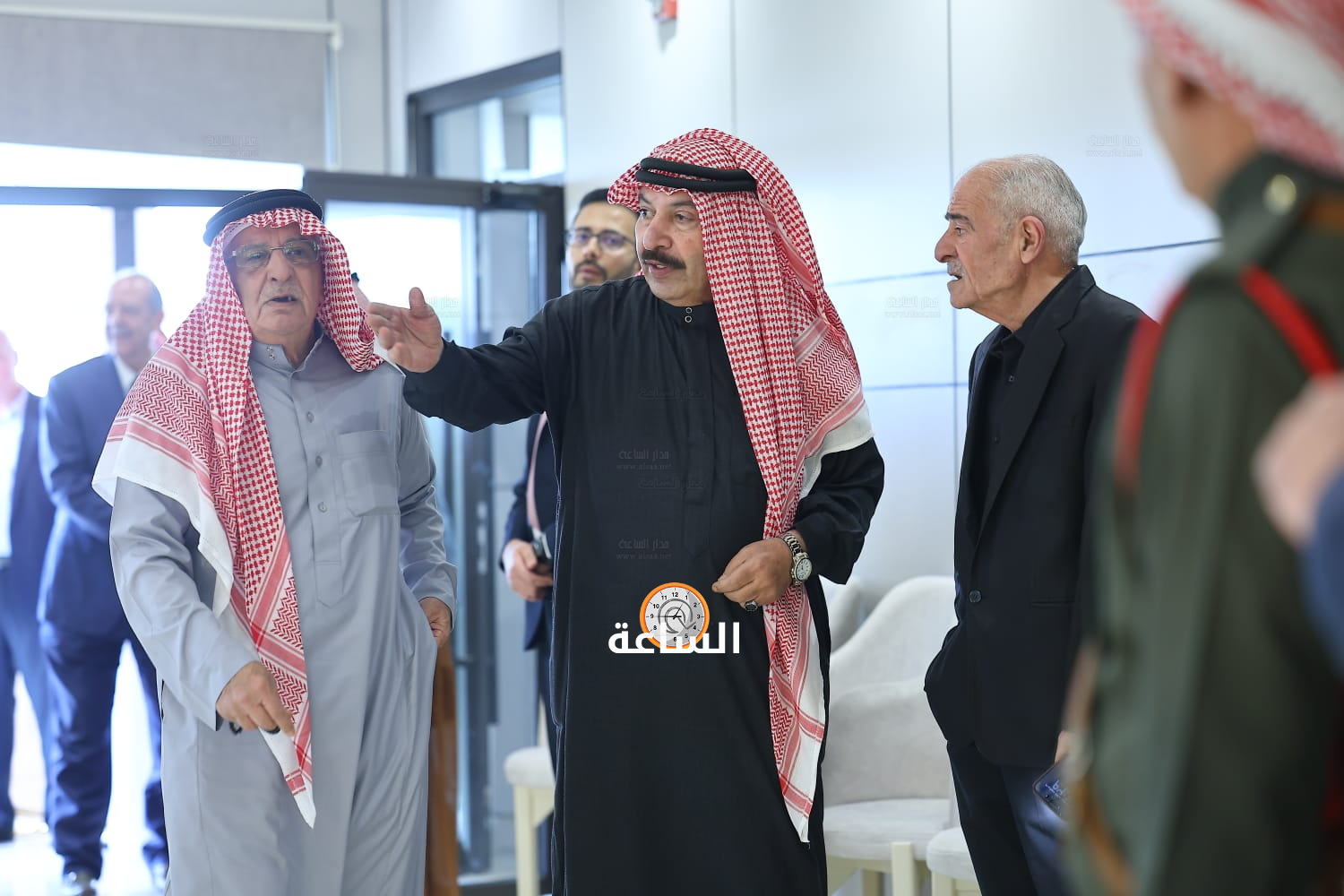 Madar Al-Saa Images 0.9541955342374645