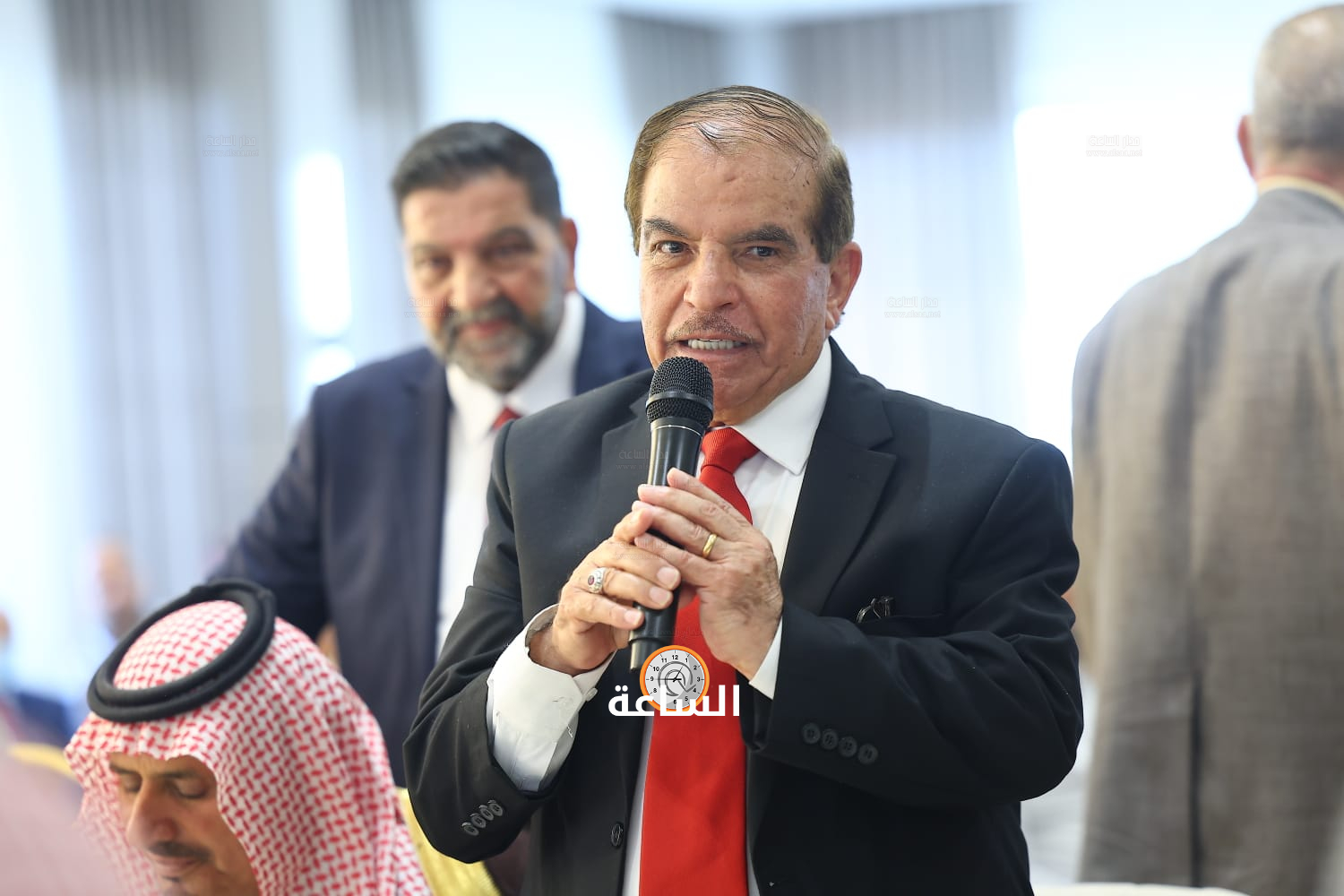 Madar Al-Saa Images 0.40123493585418135
