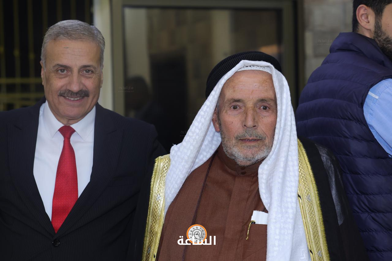 Madar Al-Saa Images 0.2648354713873926