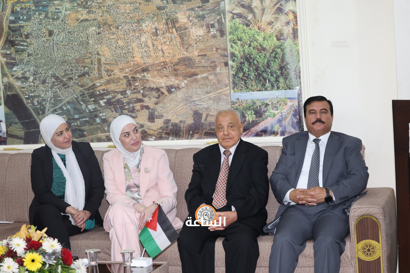 Madar Al-Saa Images 0.5057771410142542