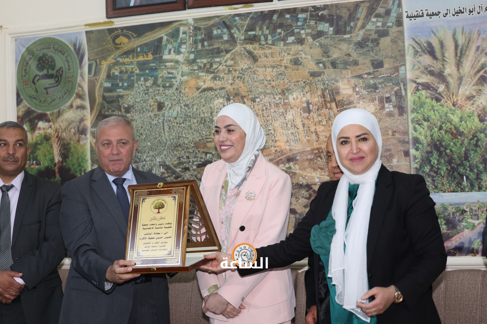 Madar Al-Saa Images 0.007974696306511042