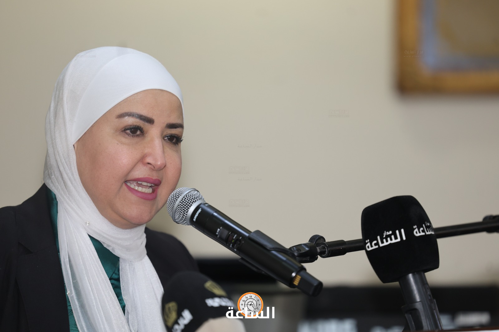 Madar Al-Saa Images 0.7333399348565101