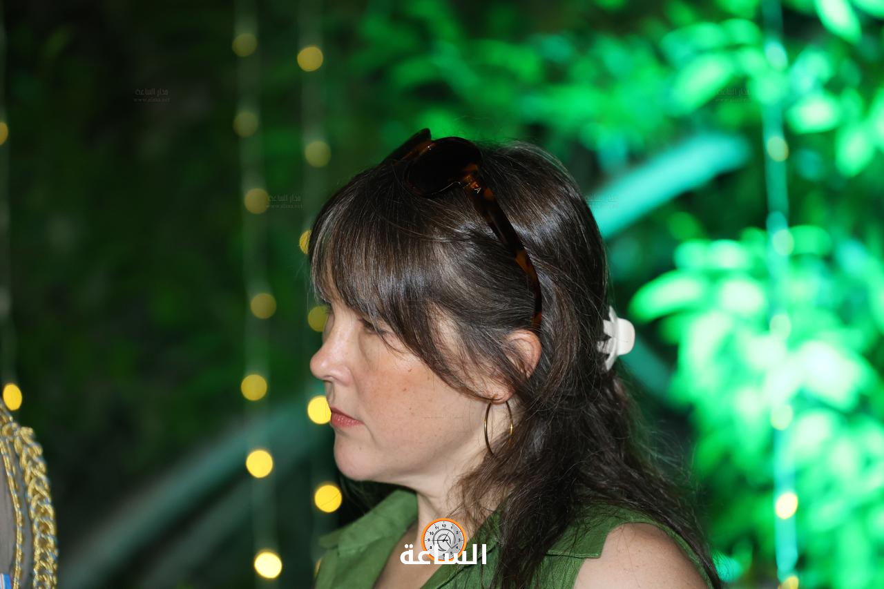 Madar Al-Saa Images 0.7065307979592734