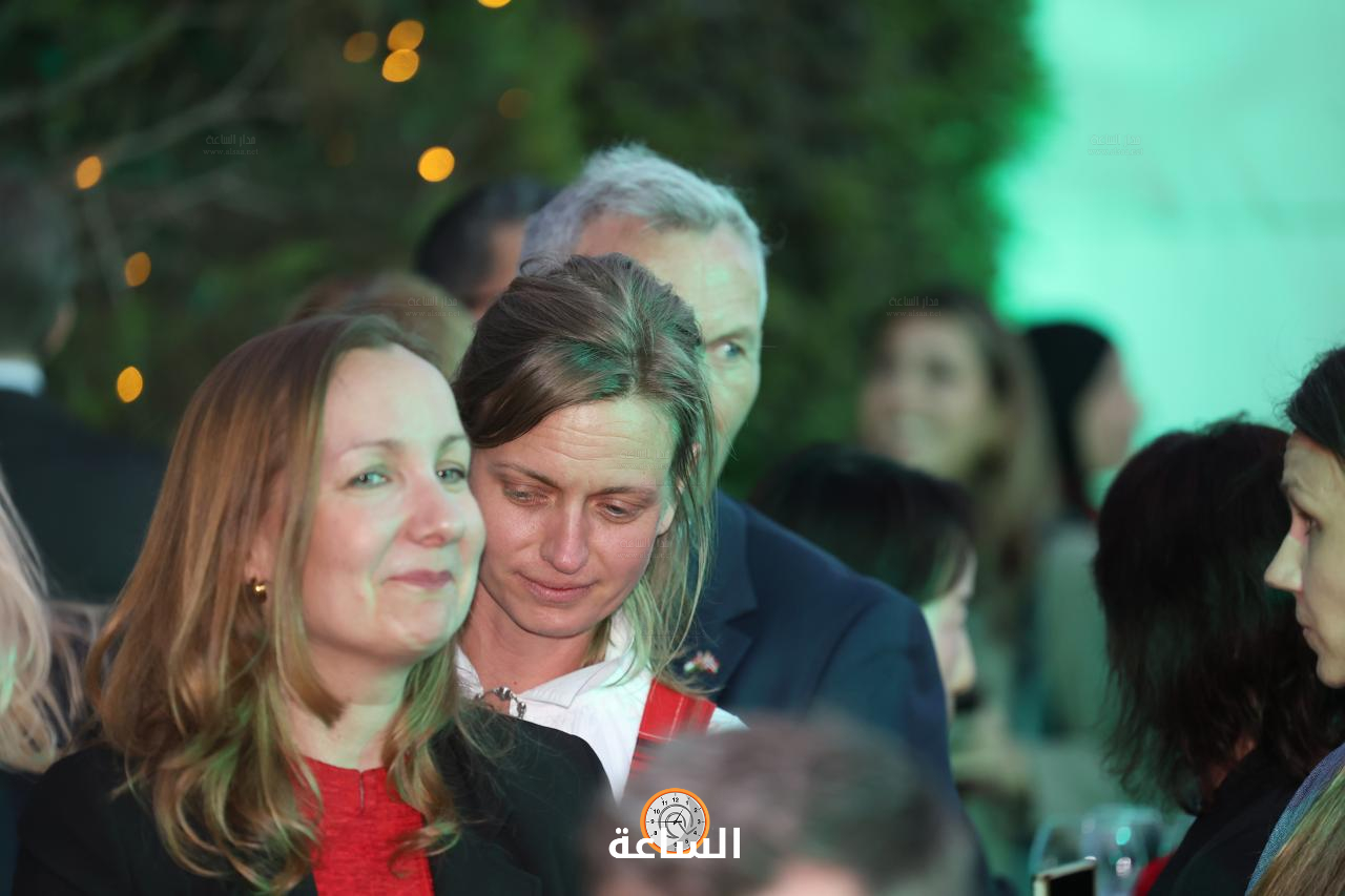 Madar Al-Saa Images 0.10835775885457544