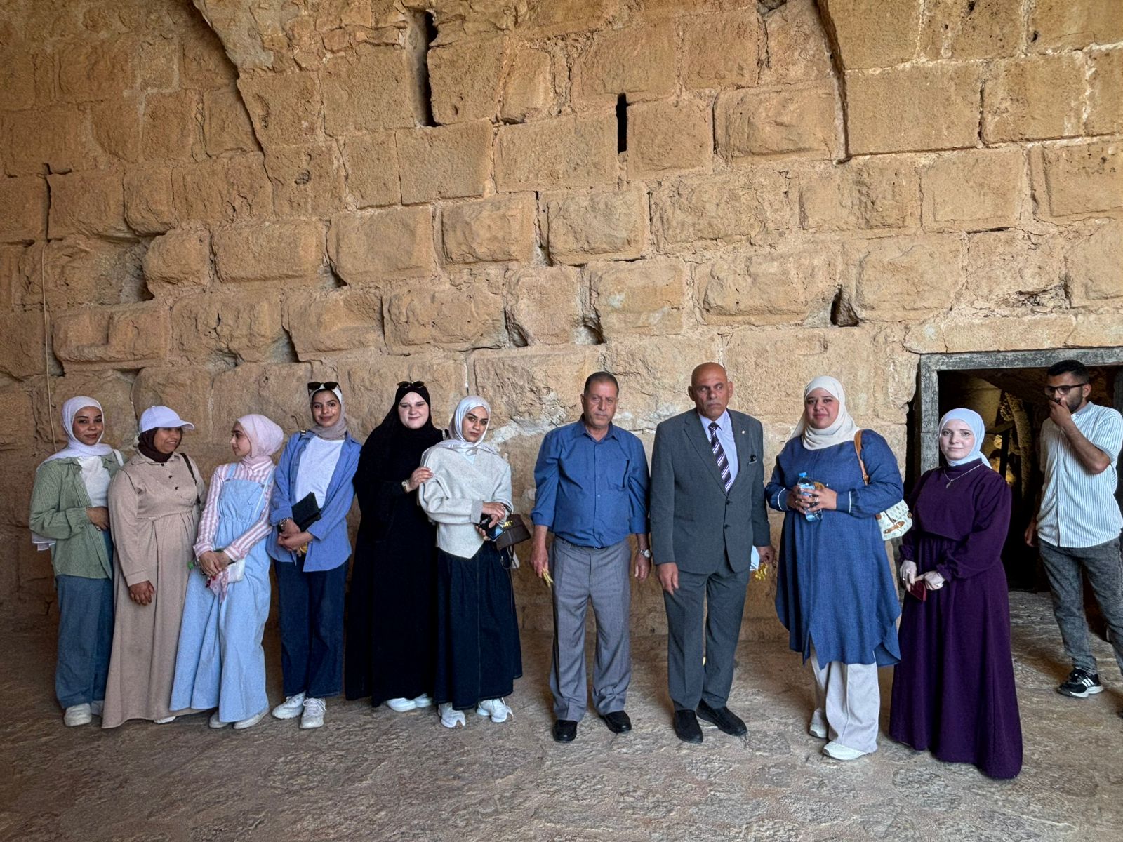 Madar Al-Saa Images 0.6453351428191482