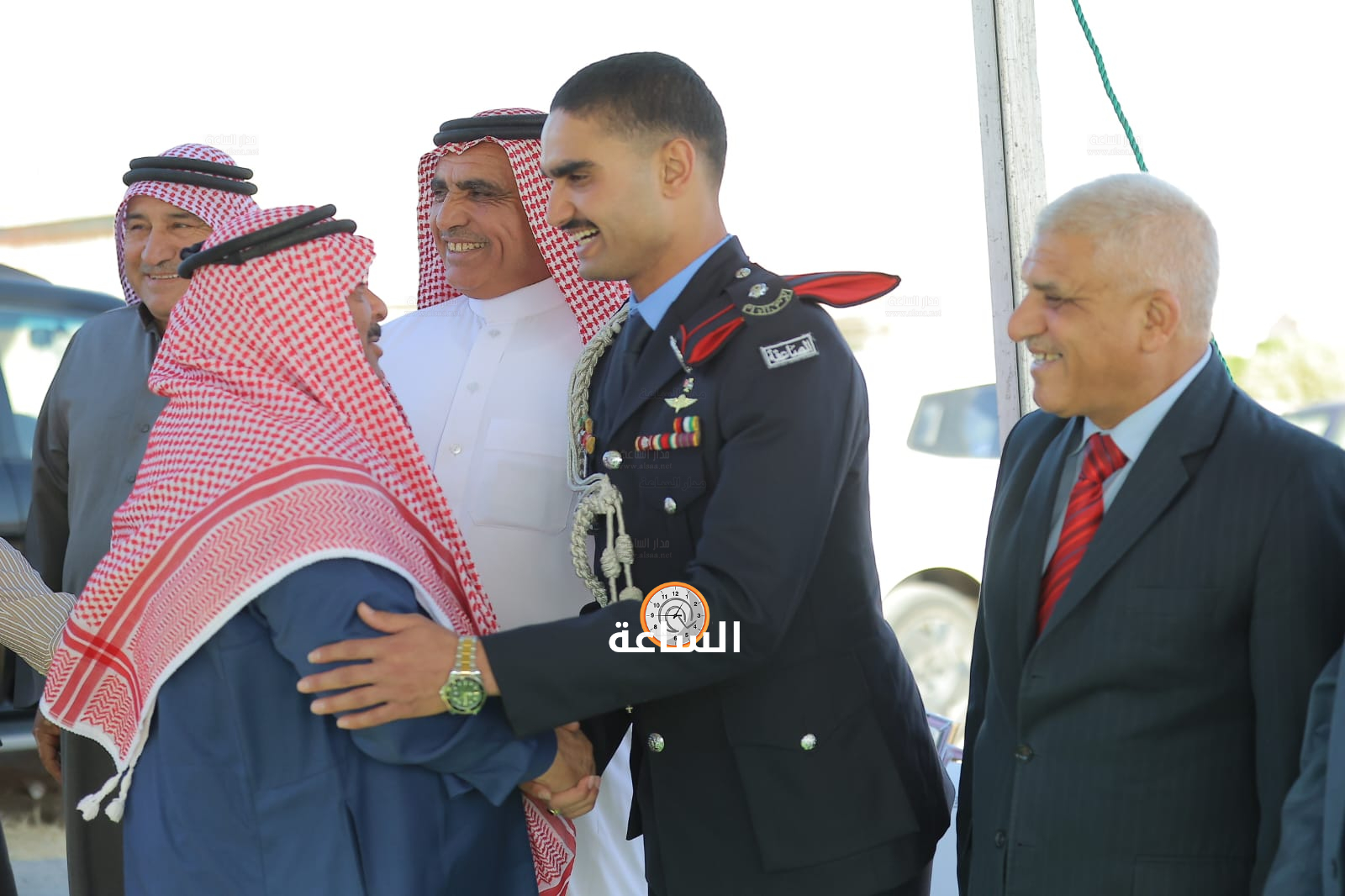 Madar Al-Saa Images 0.19372737827544417