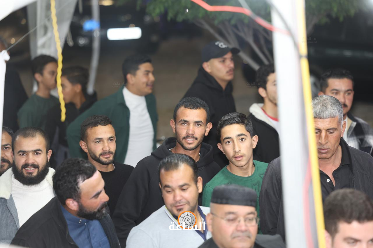 Madar Al-Saa Images 0.806735452065918