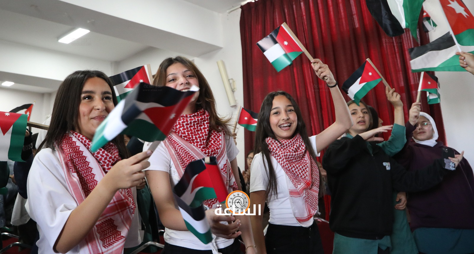 Madar Al-Saa Images 0.38469852108123703