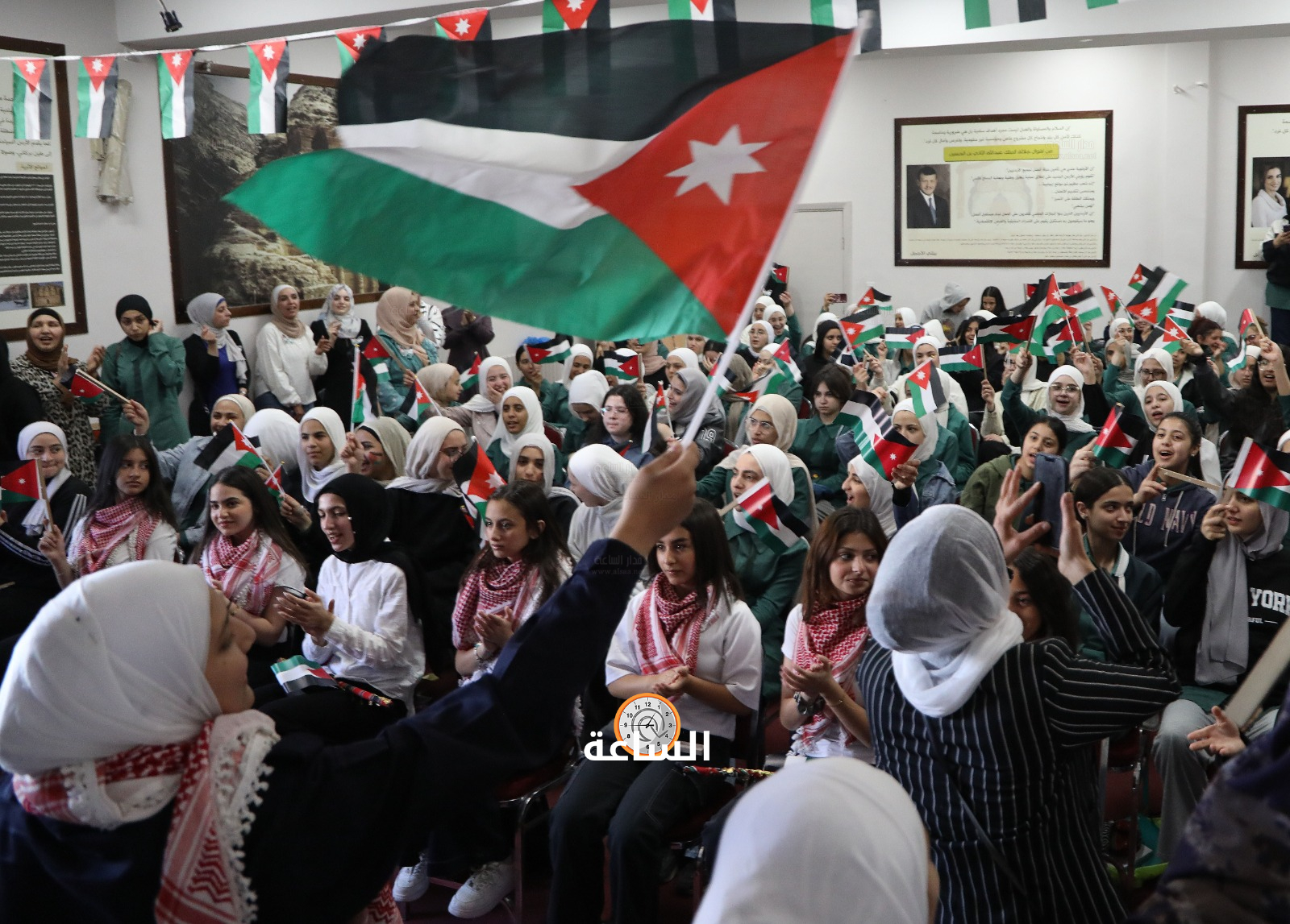 Madar Al-Saa Images 0.1069541935596684