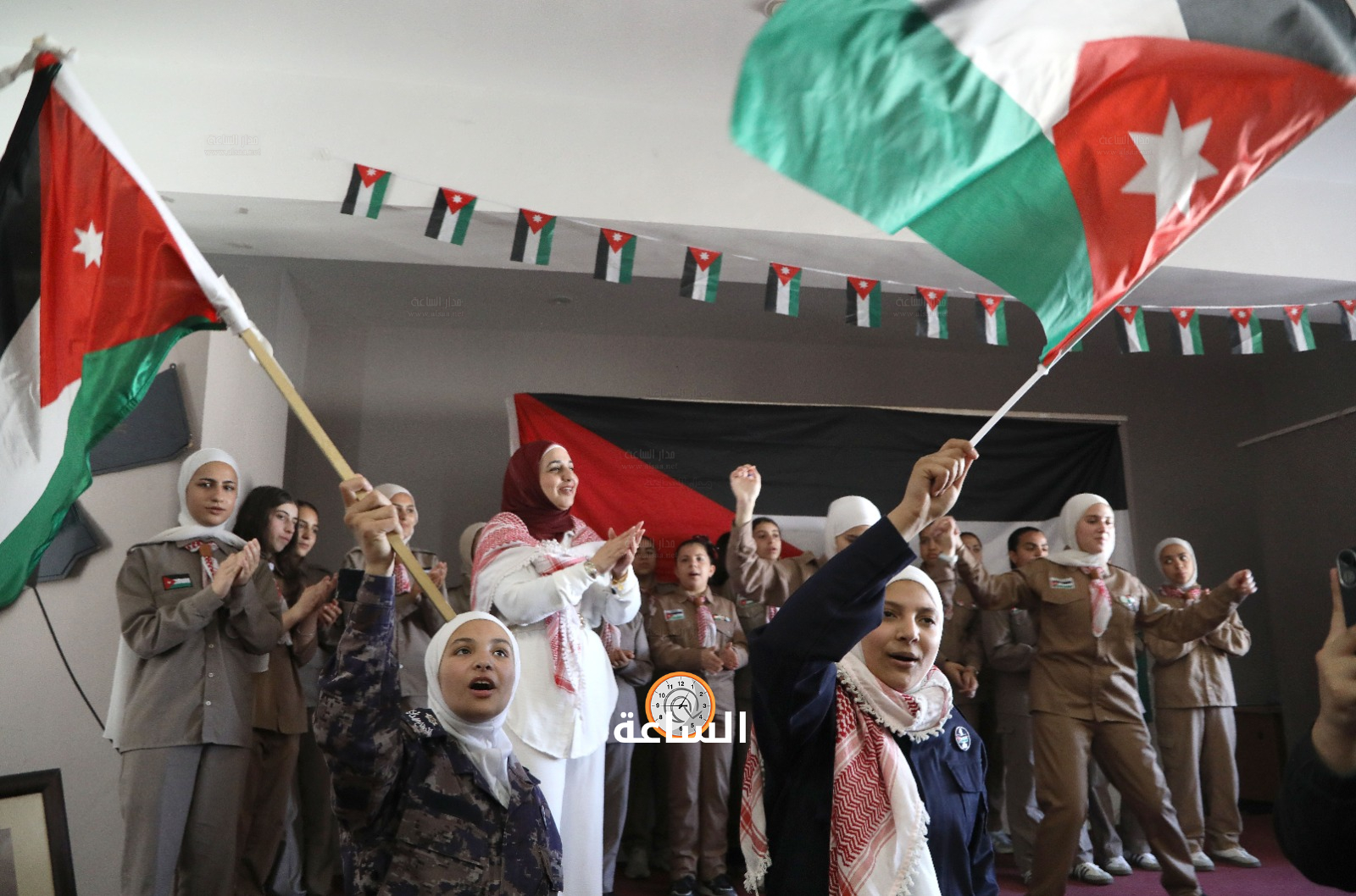 Madar Al-Saa Images 0.480940765929849