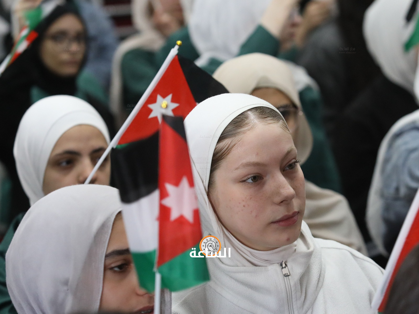 Madar Al-Saa Images 0.7009544136489256