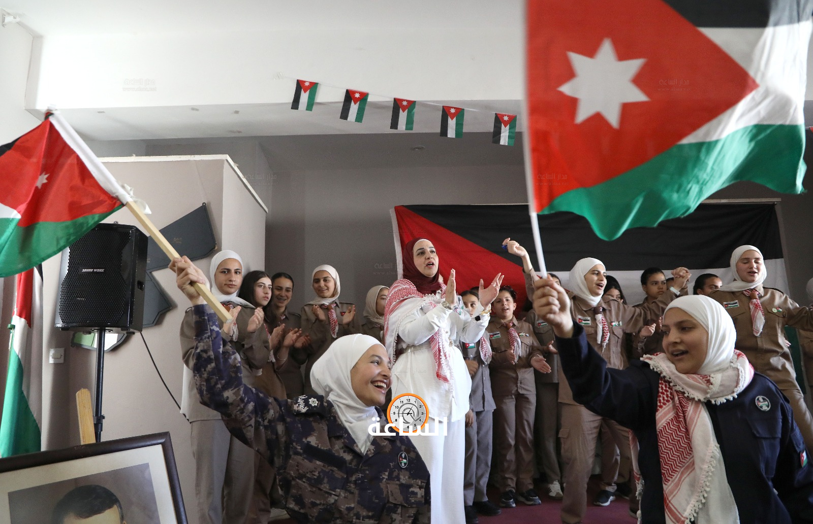Madar Al-Saa Images 0.699848594915166