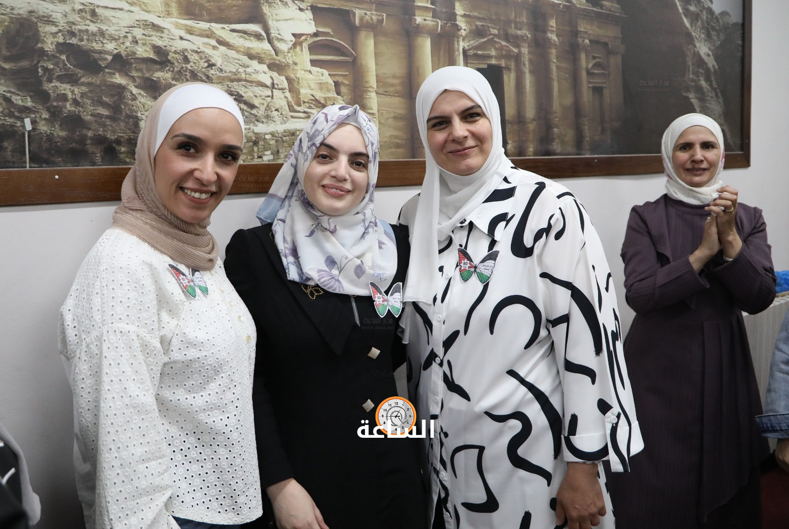 Madar Al-Saa Images 0.8818506491125315