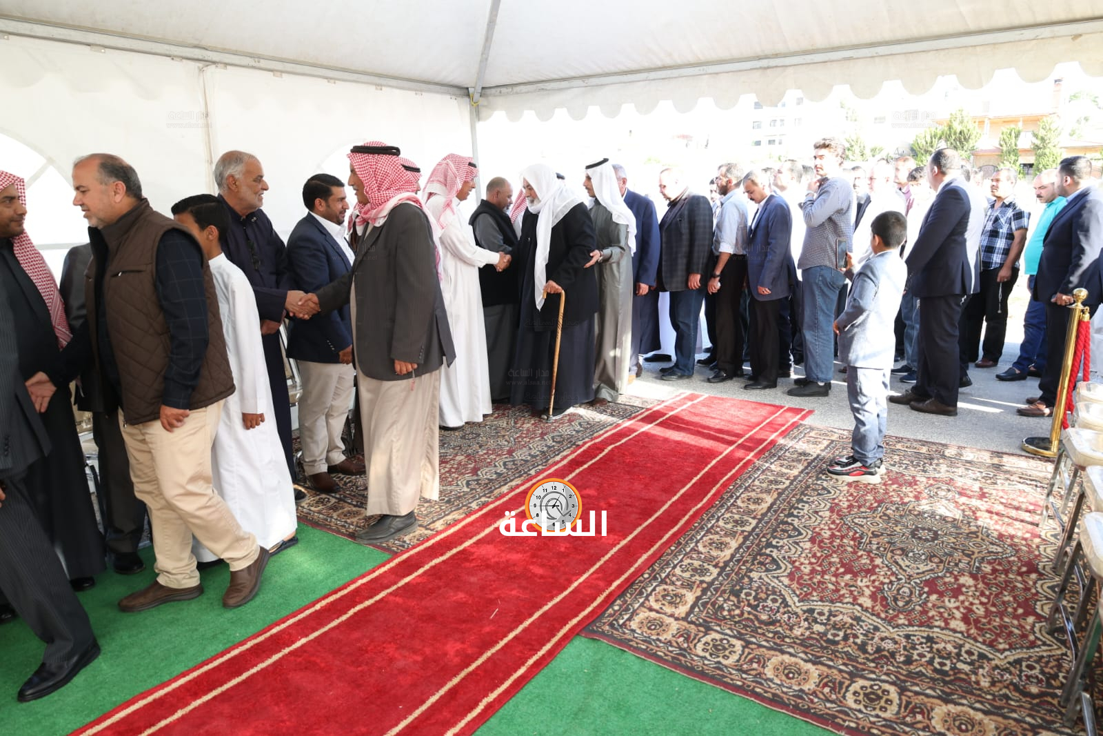Madar Al-Saa Images 0.1192834352189367