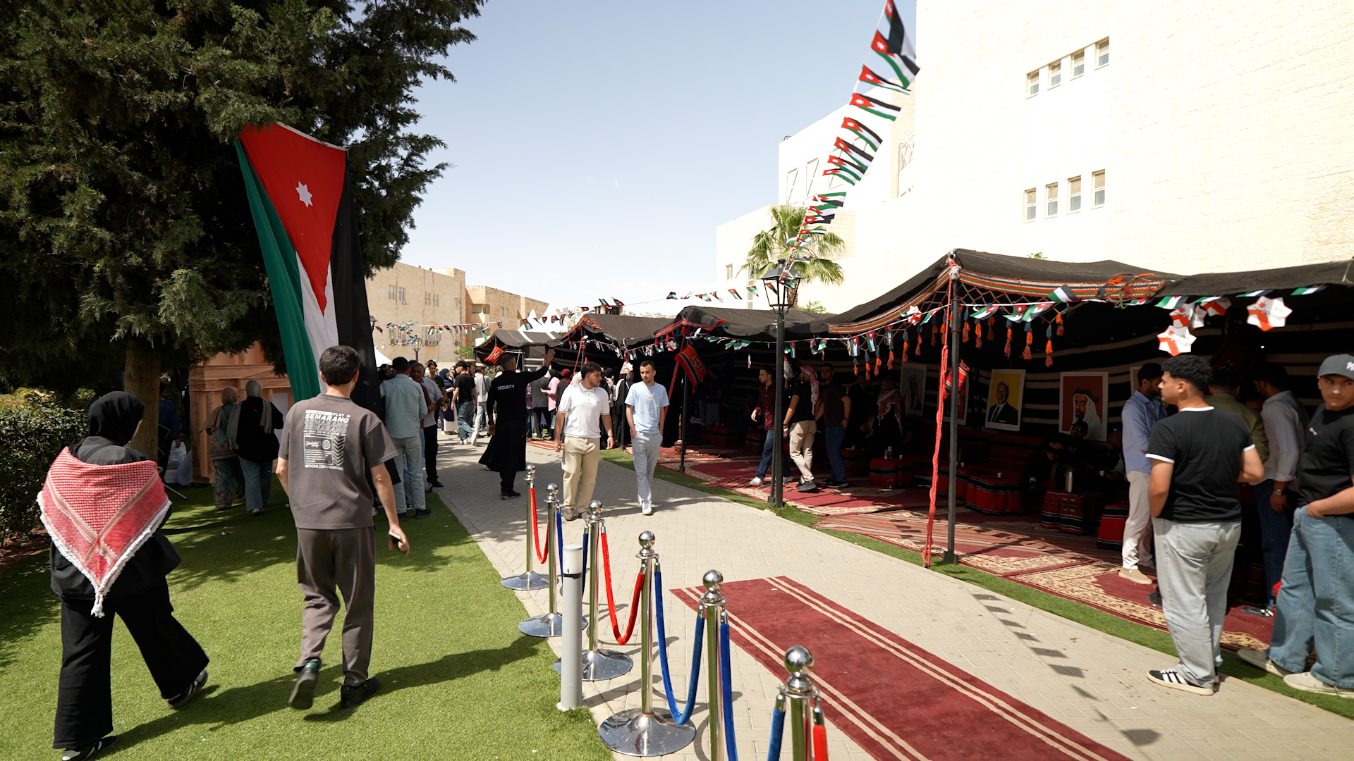 Madar Al-Saa Images 0.5631817070691237