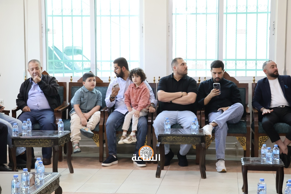 Madar Al-Saa Images 0.020536883870630906