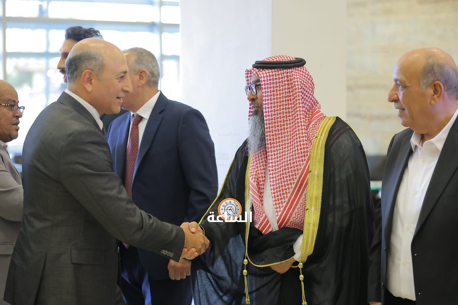 Madar Al-Saa Images 0.5933738195783417