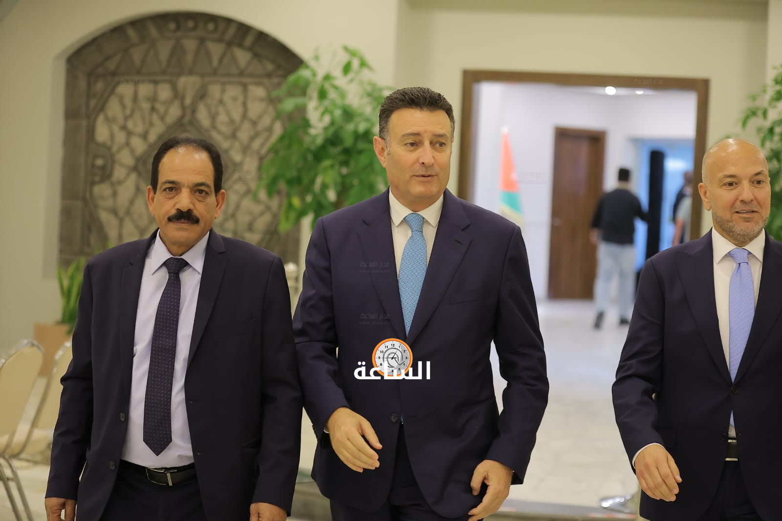Madar Al-Saa Images 0.4503520334367117
