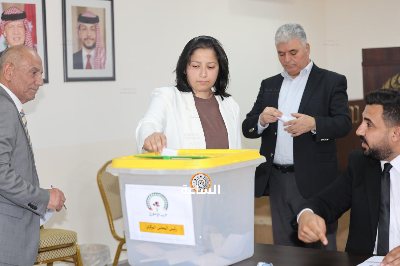 Madar Al-Saa Images 0.43290816392924036