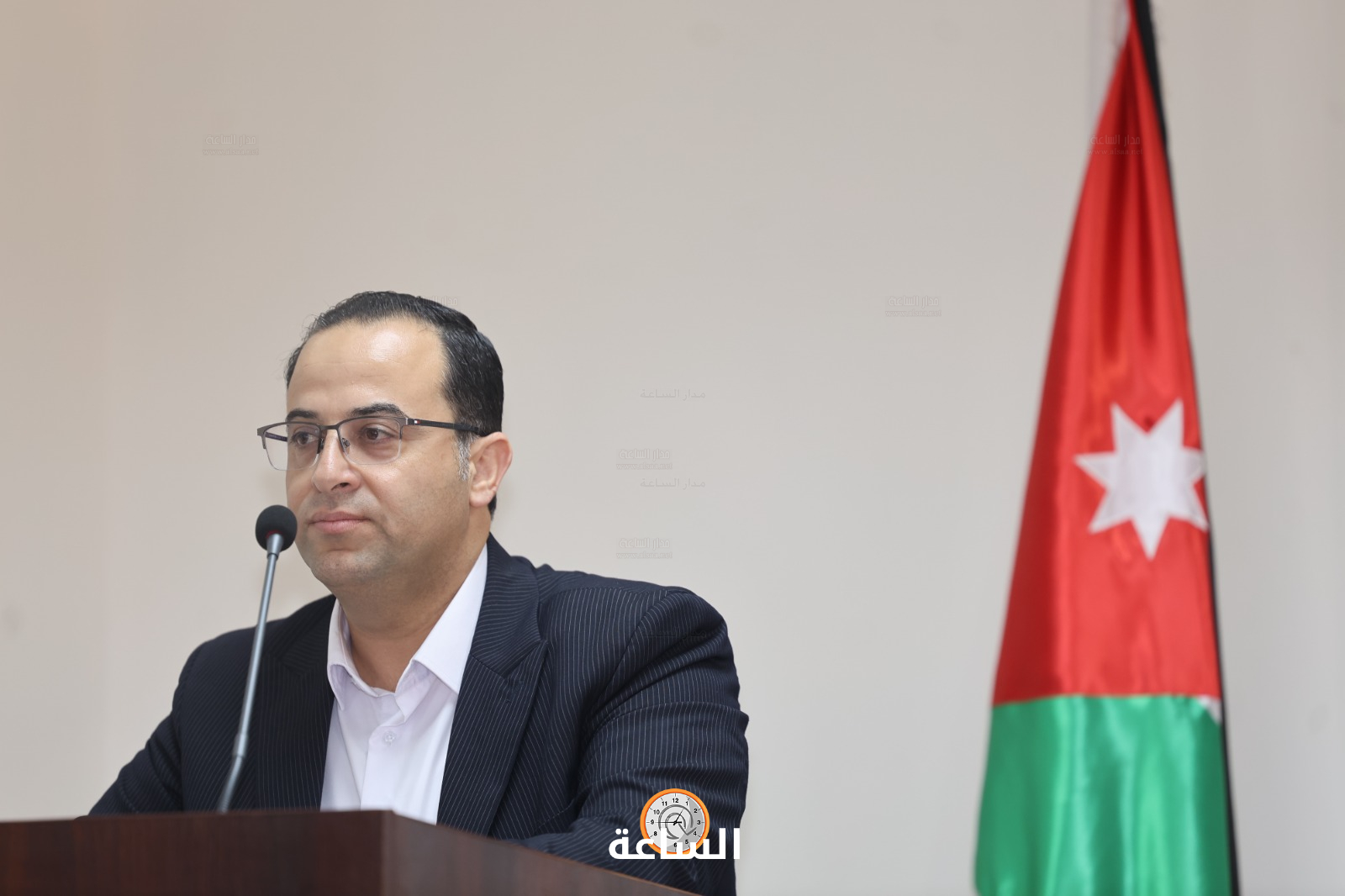 Madar Al-Saa Images 0.4751463597997374