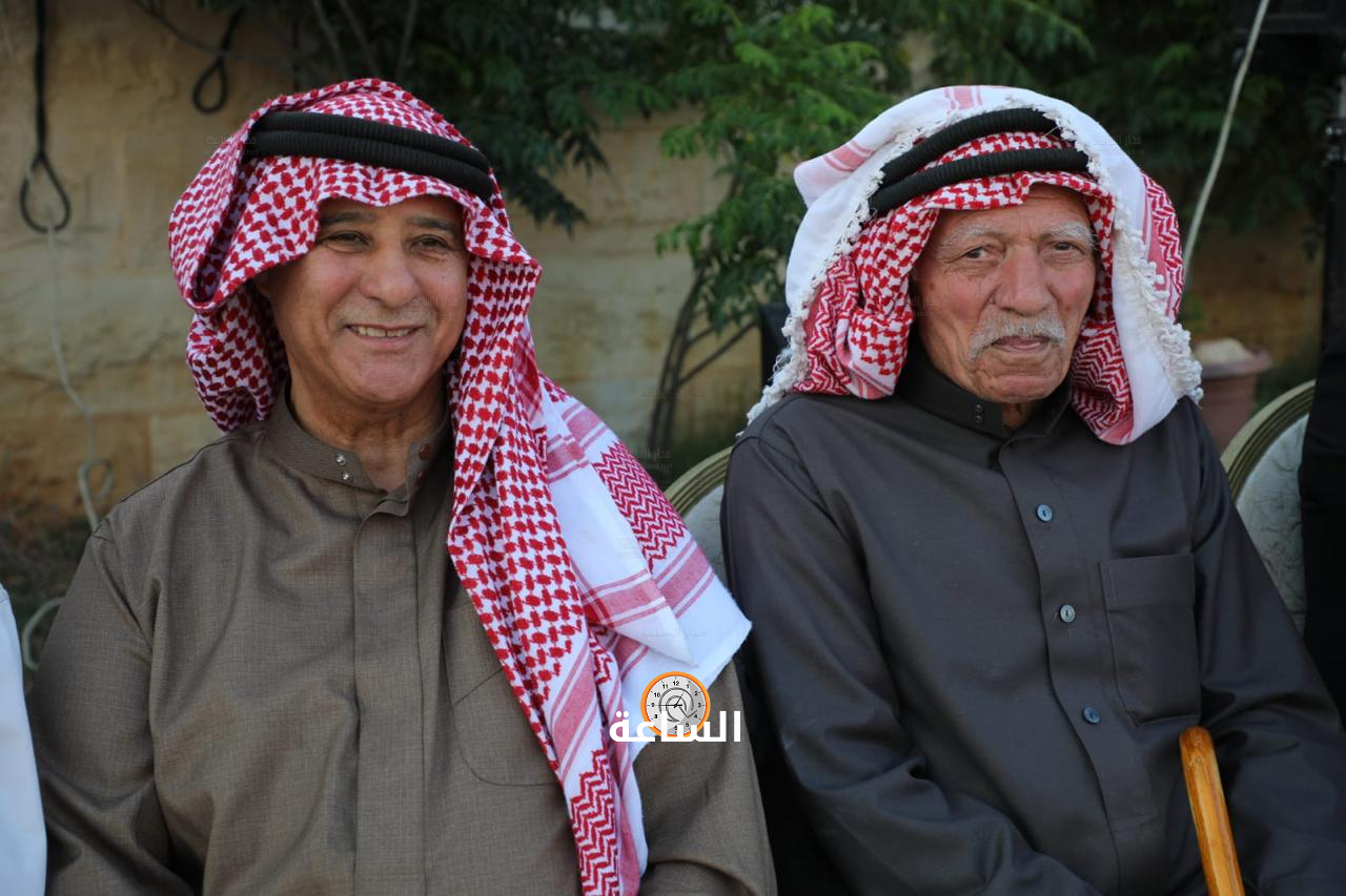 Madar Al-Saa Images 0.008119419436706021