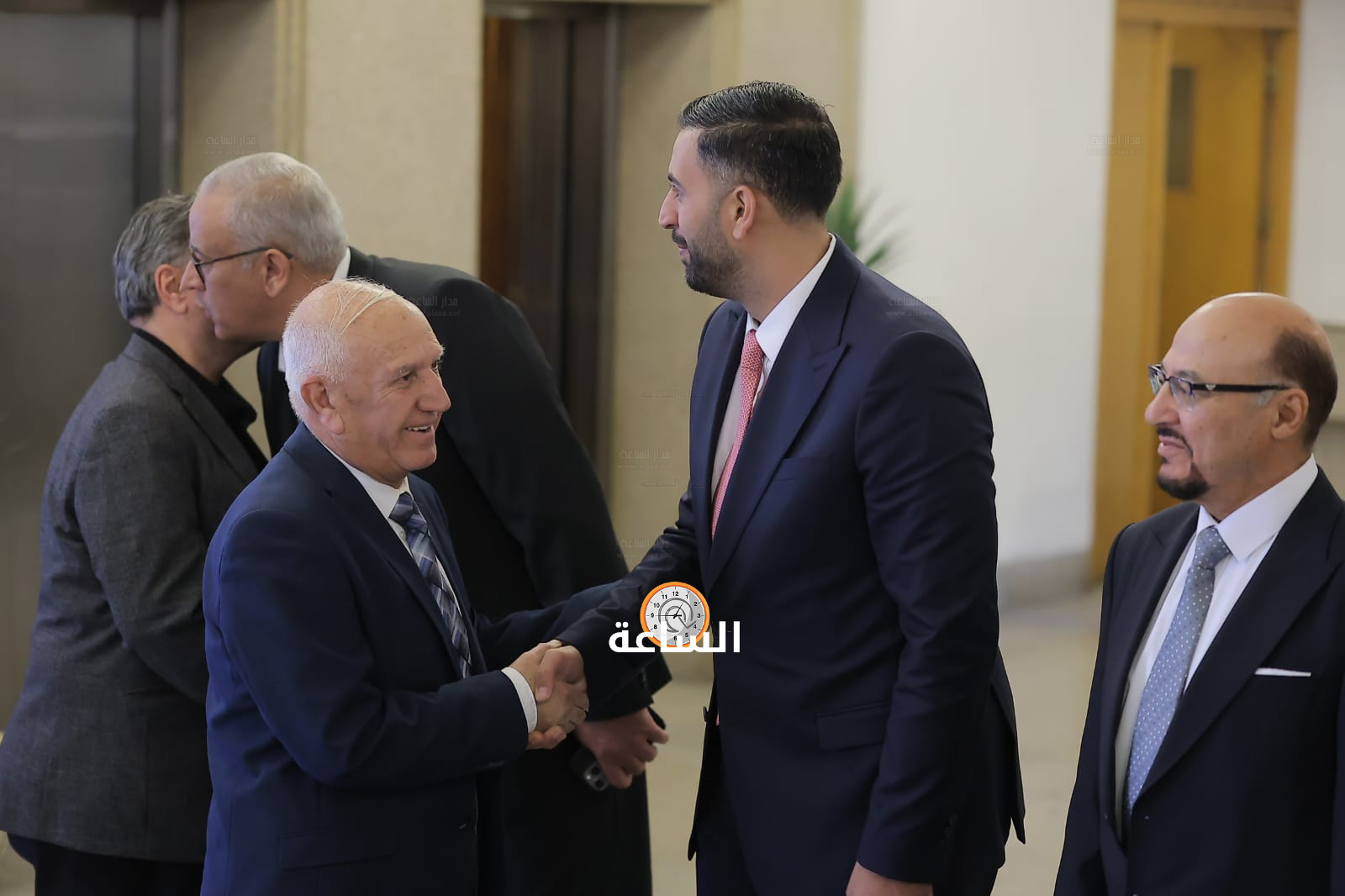 Madar Al-Saa Images 0.24347078916845444