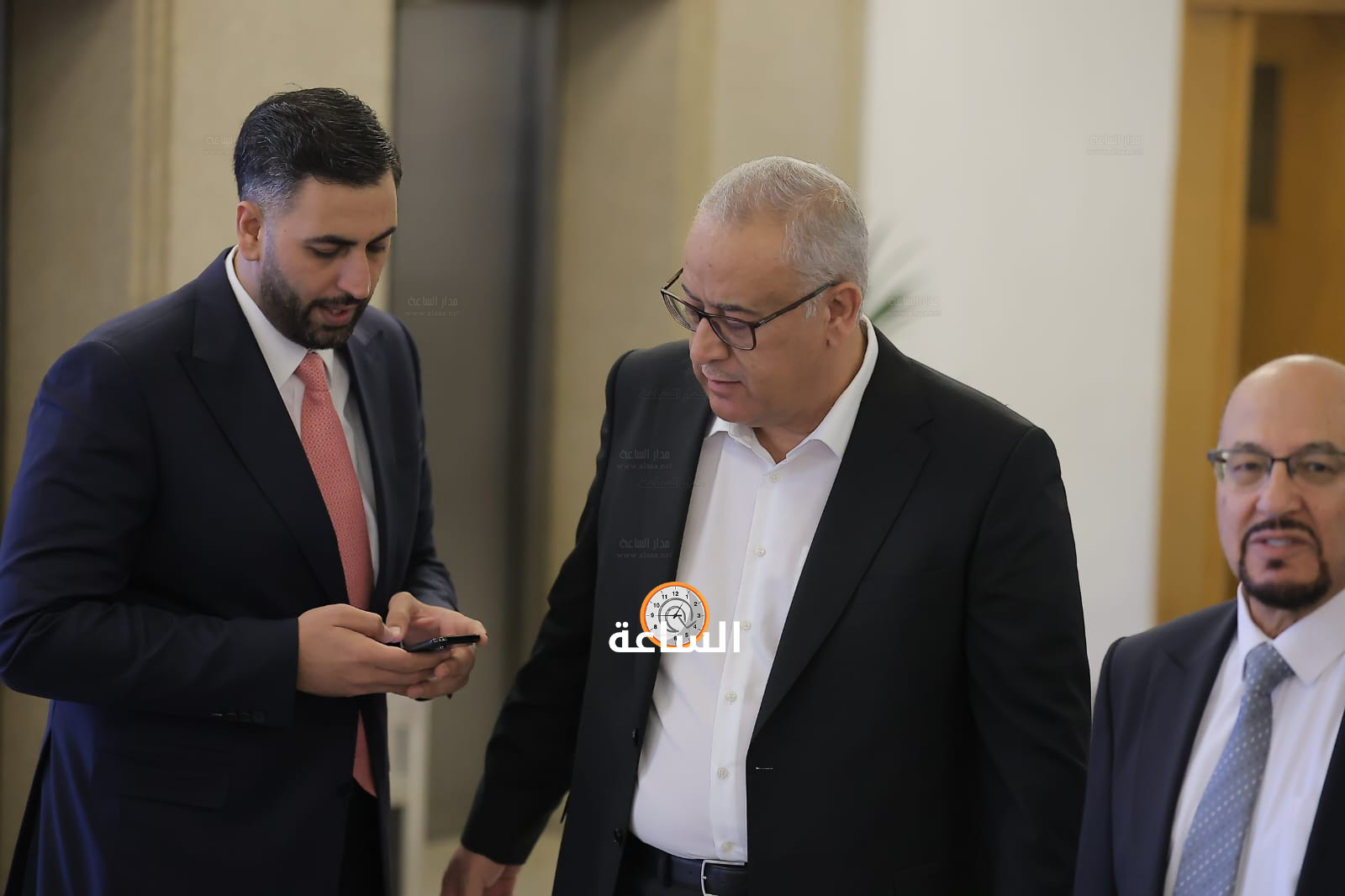 Madar Al-Saa Images 0.44311589155894315