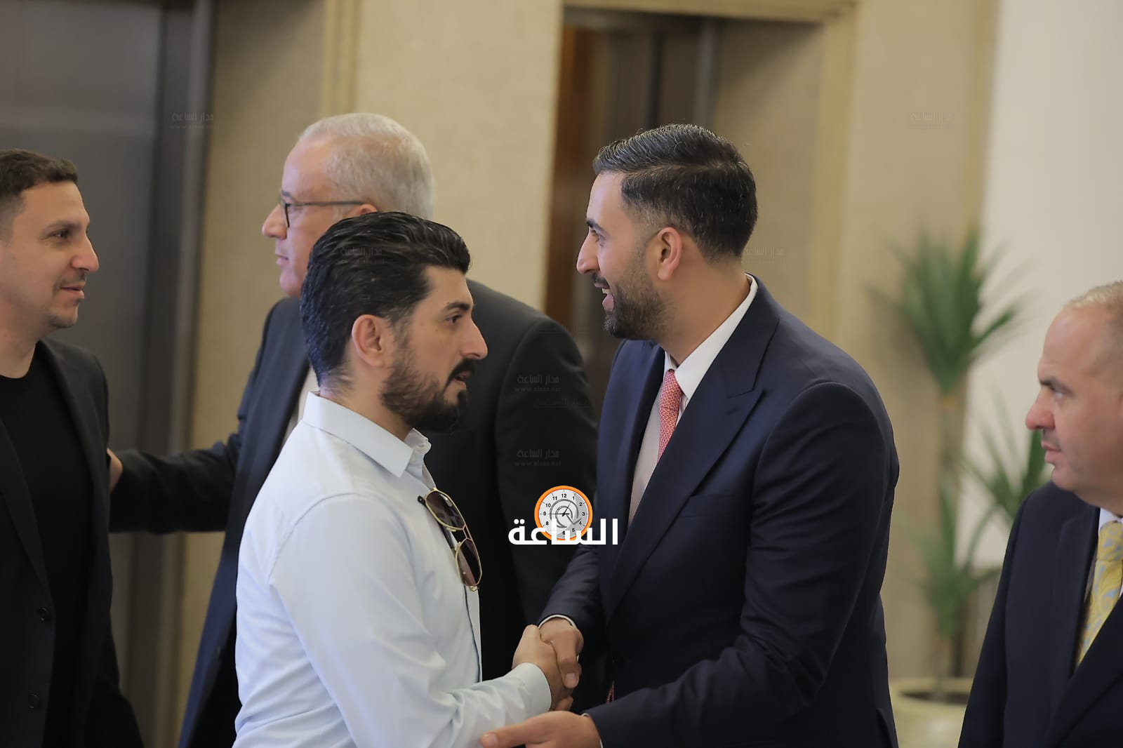 Madar Al-Saa Images 0.989764903848523